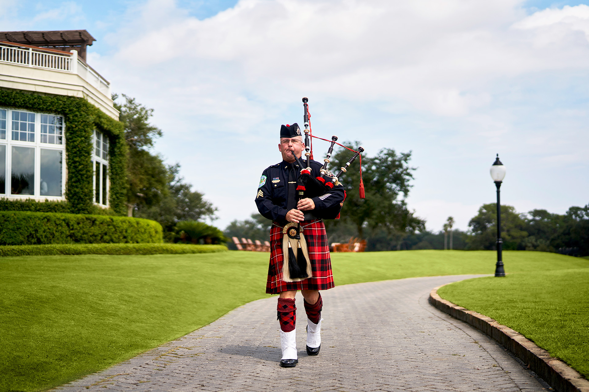 The Yorkshire Piper - Bagpiper for hire - Weddings, Funerals