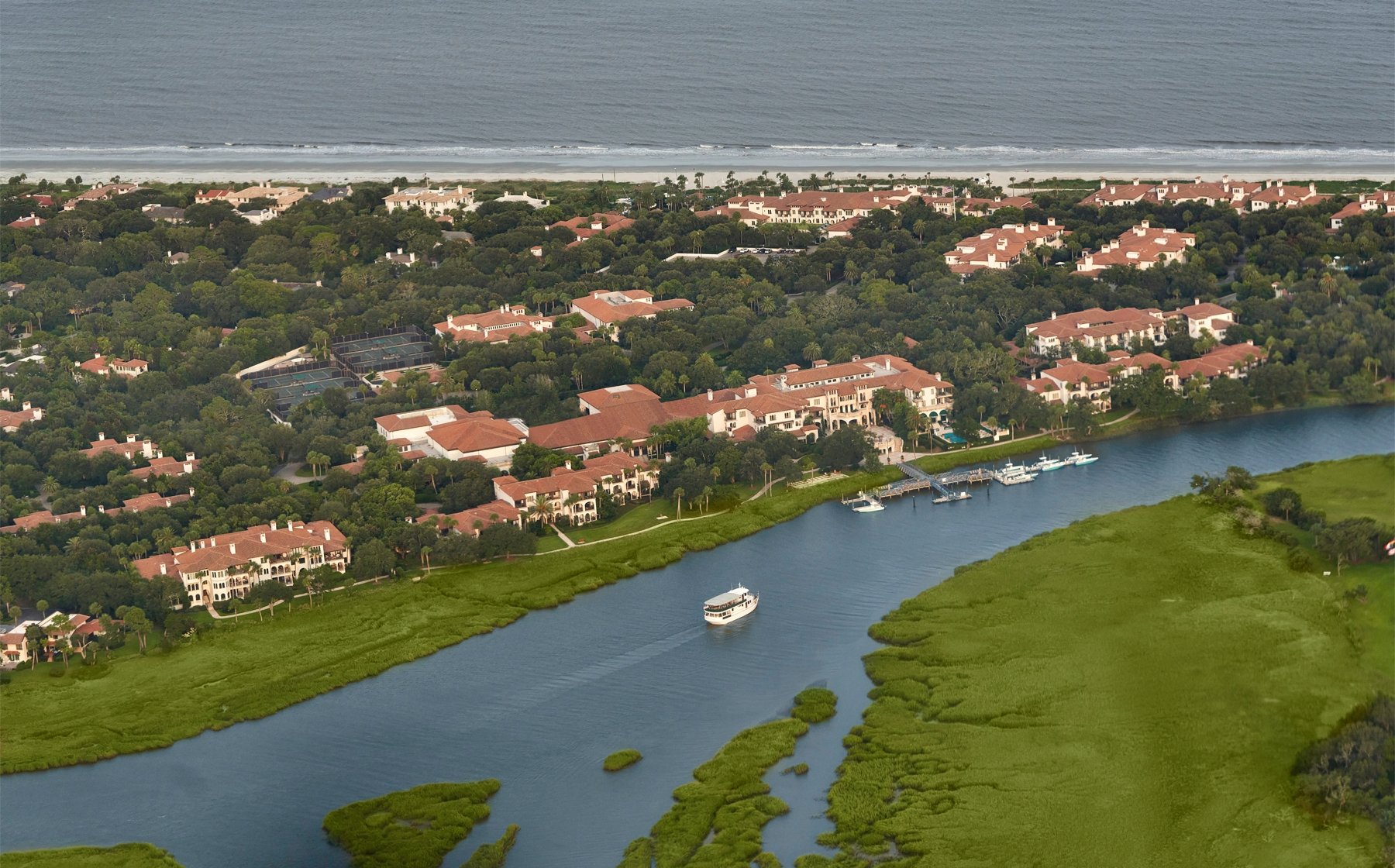 sea_island_cloister_aerial_tombras